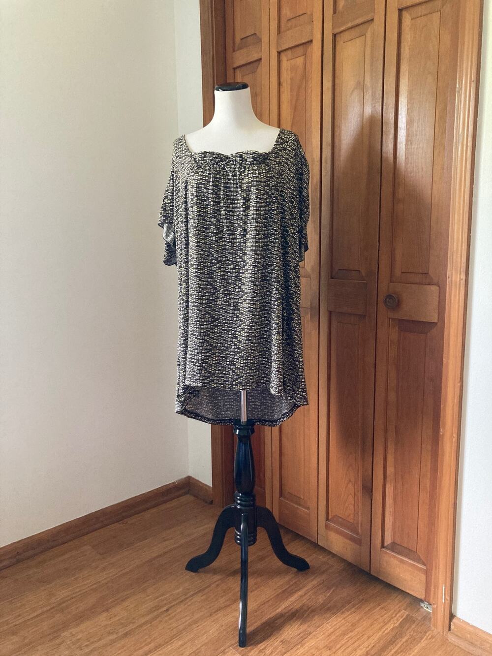 Daisy Fuentes Stretch Pullover Top, Size 3X or 4X